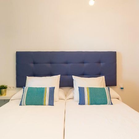 Charming Apartment On The Beach - Pool And Parking Málaga Exterior foto