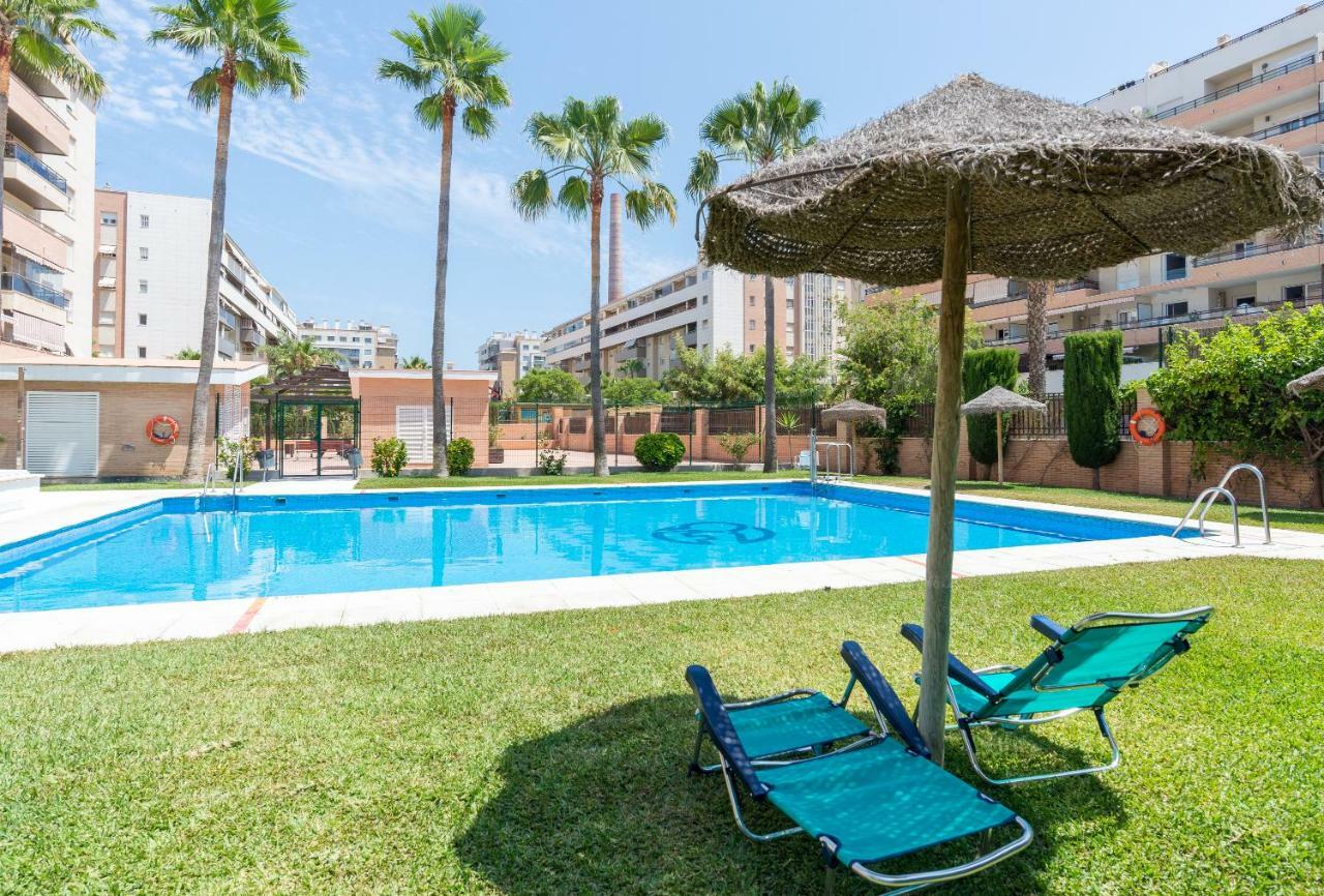 Charming Apartment On The Beach - Pool And Parking Málaga Exterior foto