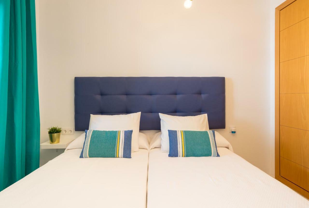 Charming Apartment On The Beach - Pool And Parking Málaga Exterior foto