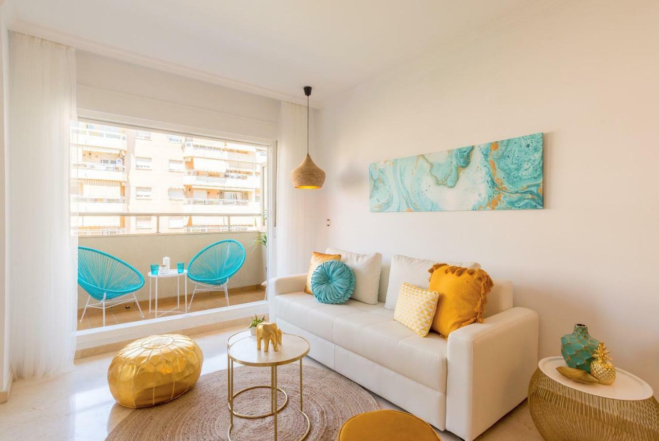 Charming Apartment On The Beach - Pool And Parking Málaga Exterior foto