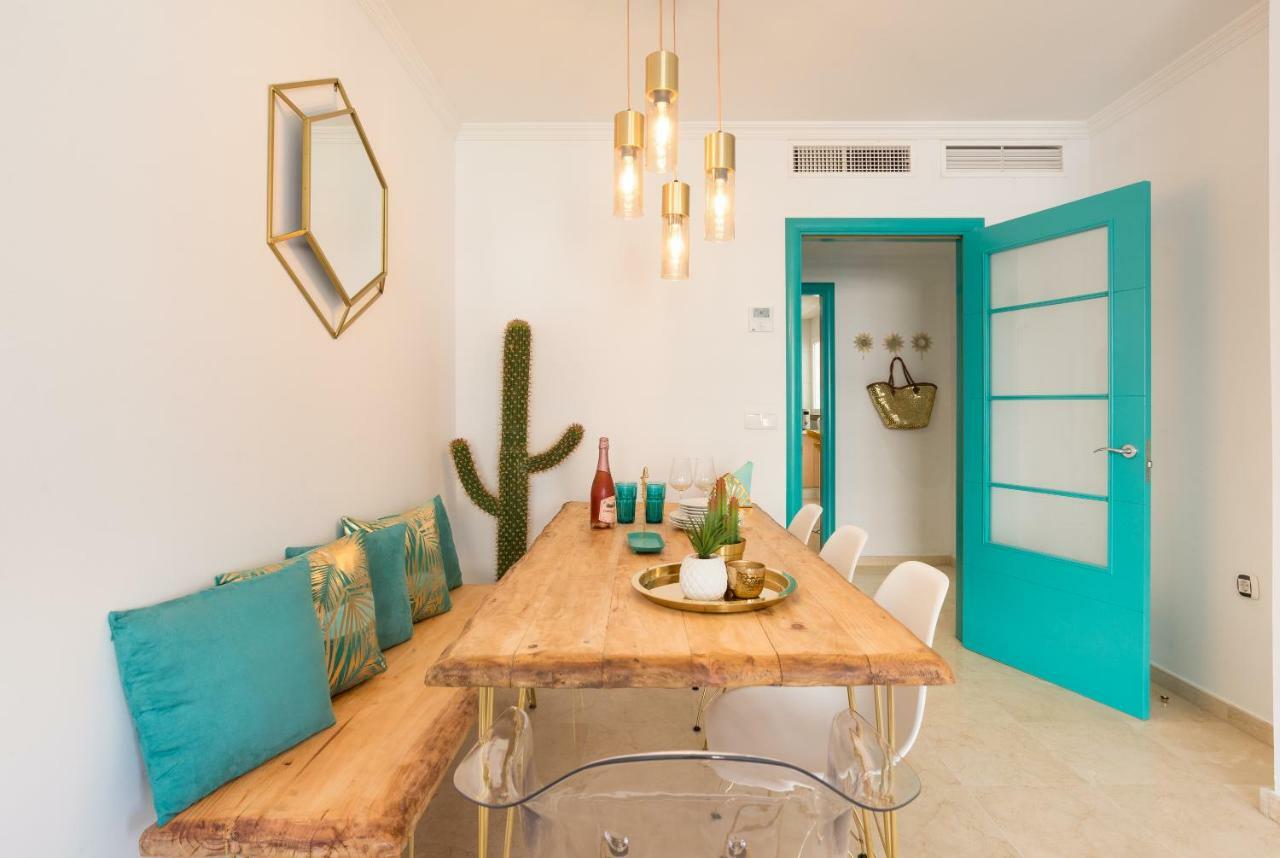 Charming Apartment On The Beach - Pool And Parking Málaga Exterior foto